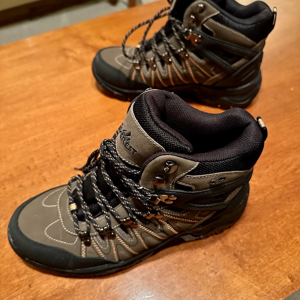 Everest Covina Brown Hiking Boots NWOT